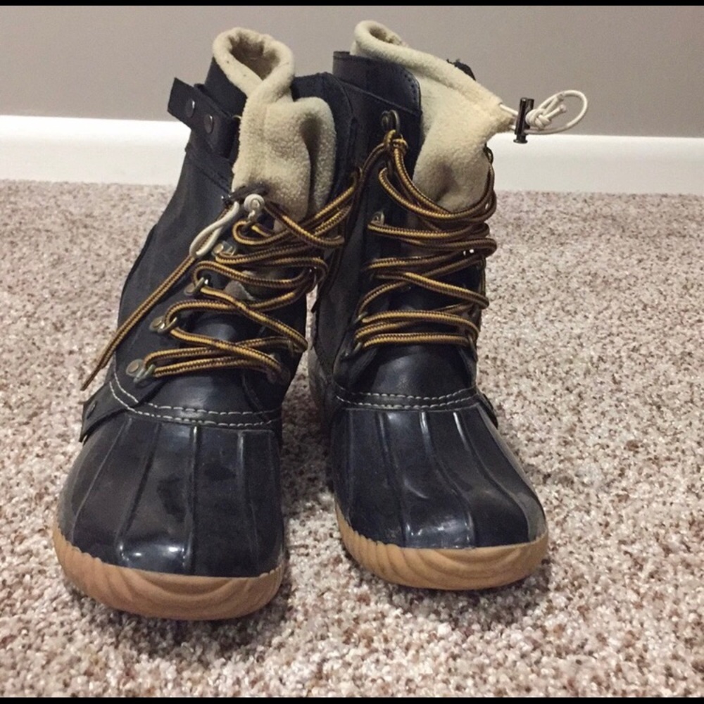 Black/Tan duck boots